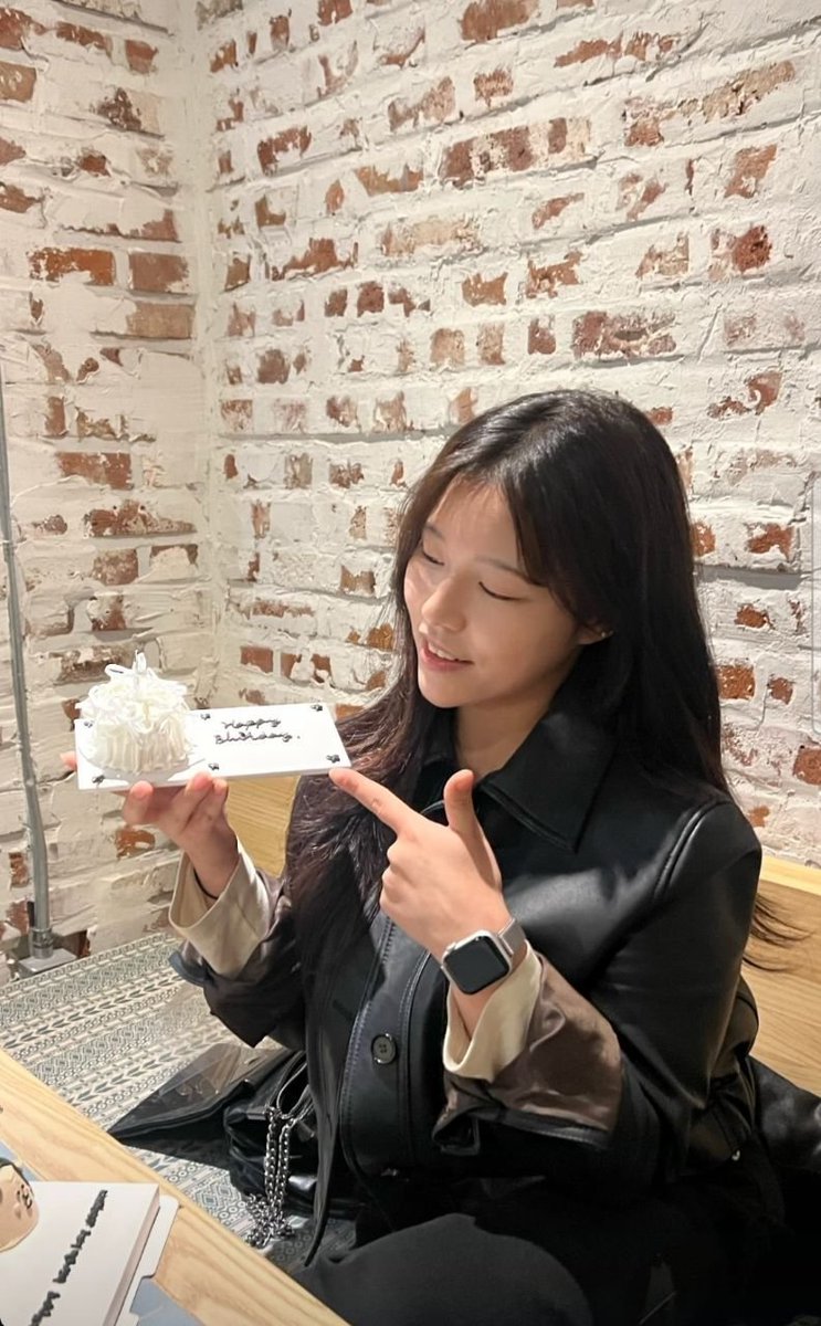 7jfo6v's tweet photo. 소민이 20살 ㅌㄹ somin070 https://t.co/DT3vUY467j