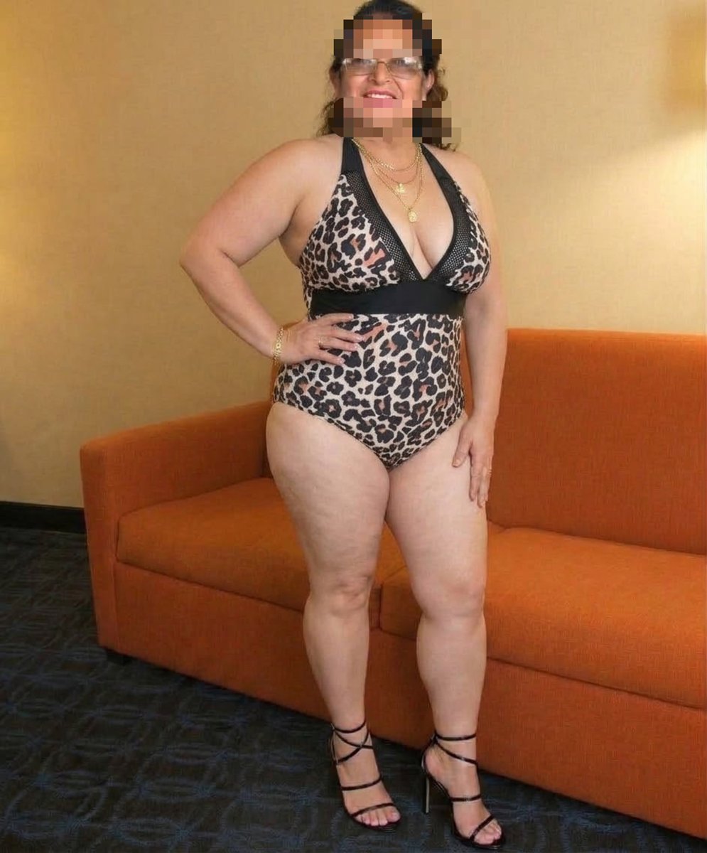 Randy6hqn's tweet photo. A quien se cojerrian primero a la puta de mi suegra de rojo y leopardo o a la tía de mi esposa de blanco https://t.co/uPU2ALc2Xu