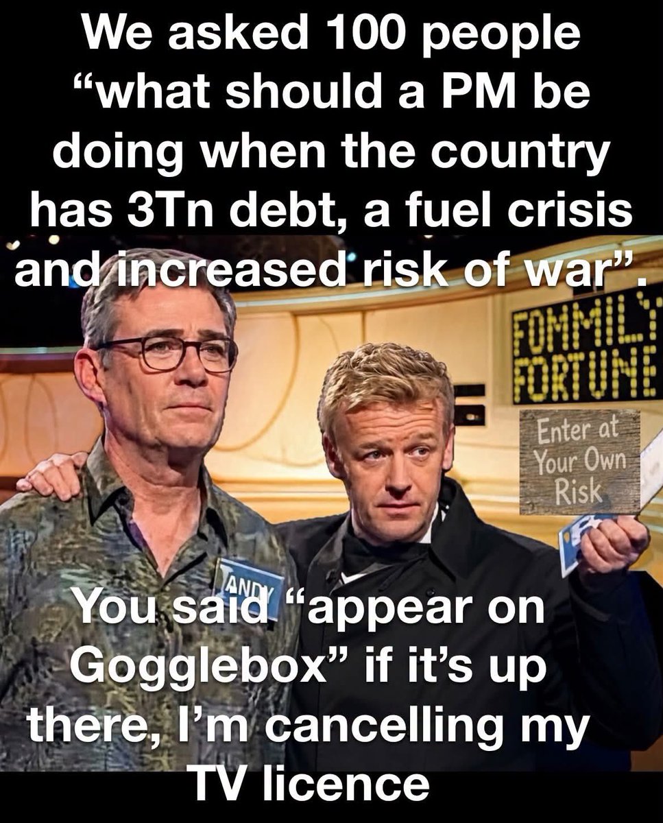 TryingTraveller's tweet photo. This prick is making the country look as bigger clown as he is https://t.co/9KNOMgrfaA