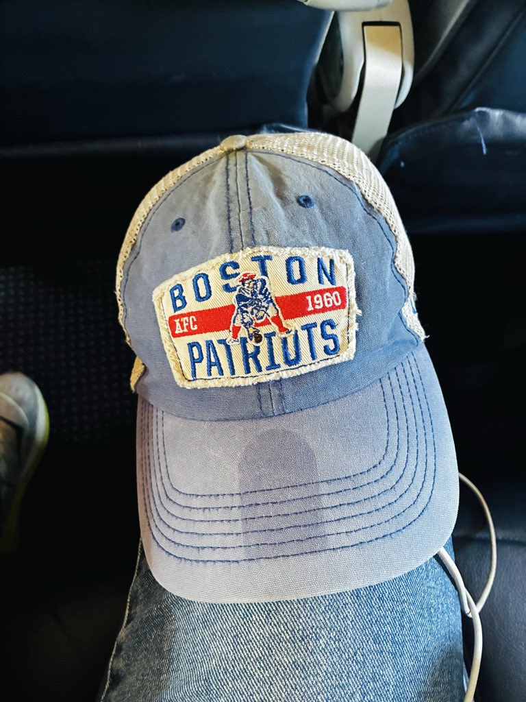 MJRodnick's tweet photo. “This is your captain speaking, welcome to Chicago.” https://t.co/kf9IwLjHCG