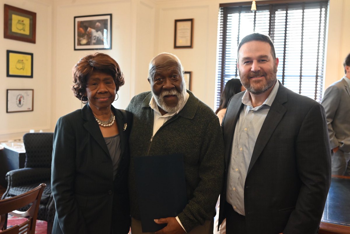 Pittsburgh's tweet photo. The next generation of urban anglers is getting hooked on the sport thanks to Pittsburgh Let's Go Fishing &amp; @CitiParks!
 
Mayor Corey O'Connor celebrated the partnership with proclamations honoring founder Reverend Simon Spencer Jr. and supporter Jake Hanich. https://t.co/nFmtTiNHmn