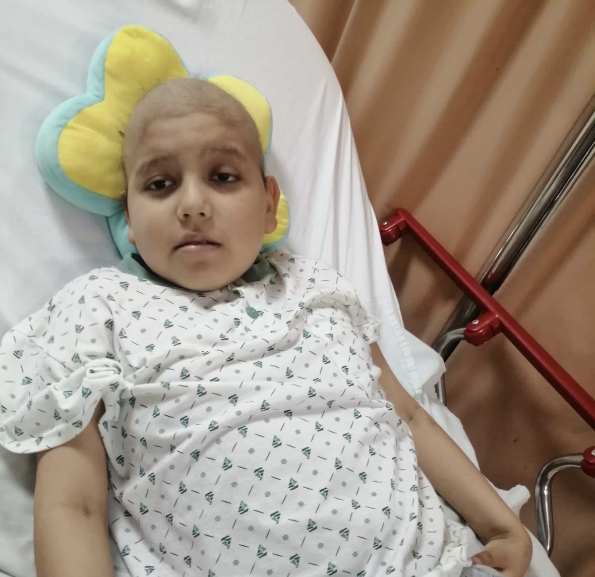 materesadulanto's tweet photo. Necesita Botellitas de Pediasure!! Urgente 🚨 hay que salvarlo de los estragos de la quimioterapia que le bajó todas sus defensas y está en EMERGENCIA! 
Su mami de Ancash nos pide ayuda con botellitas de pediasure pues en la emergencia no pueden llevar otra cosa. Antes les daban para que se recuperen pronto y vuelvan a reír.  Hoy  ya no les dan !!!!! , los dejan sin su botellita de pediasure. 
Ayudémosle se los pedimos entre todos
#leucemiaycancerinfantil 
#emergencia🚒
950910651 
Yape 
Dirección 
Se las daremos por inbox o WhatsApp.