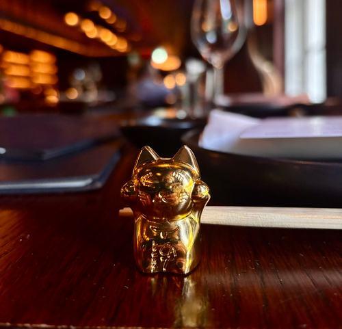 redsealfin's tweet photo. There must be something about dining hospitality that encourages petty theft. Everyone has stories, including Kate Krader. https://t.co/dfuffBGx8W https://t.co/fnL4vWreSO