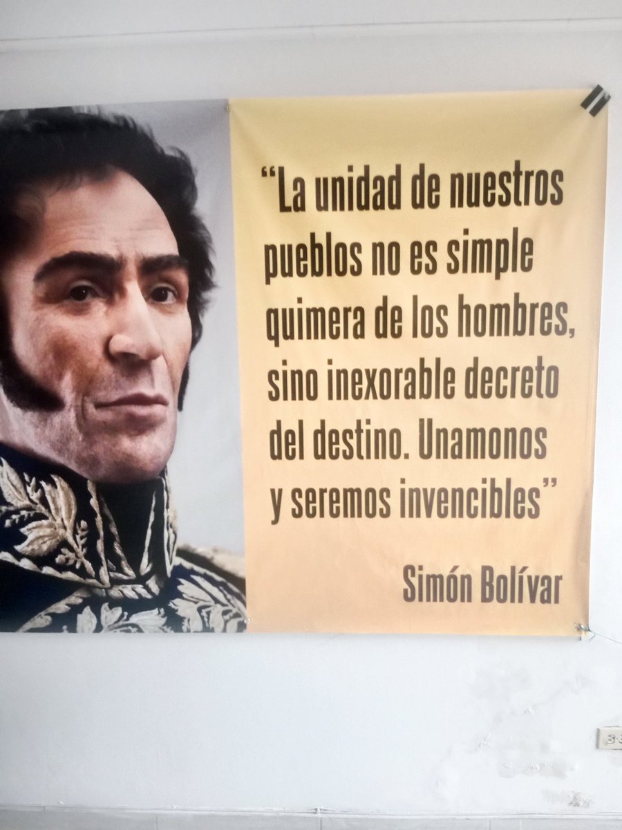 elprole1950's tweet photo. @Mercede073 @dcabellor LUISA GONZÁLEZ SECUESTRADA por el dictador NOVOA nacido y preparado en EEUU.Para complacer los caprichos del imperio. 
Honduras,Ecuador, Argentina,Paraguay,Chile, Bolivia y ahora Colombia, han caído-CON FRAUDE- bajo YUGO DE ISRAEL y ERUU.
Espada de BOLÍVAR unirá a
PATRIAGRANDE https://t.co/TcpCM1Kliz