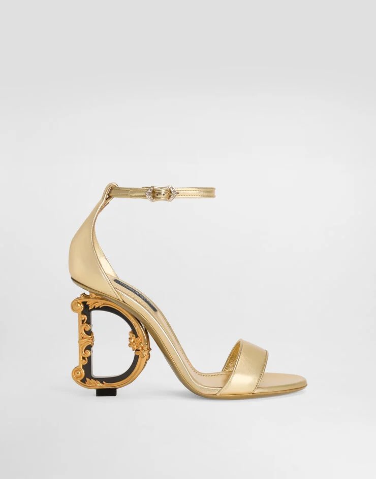 catdanyelli's tweet photo. Olandria’s Dolce &amp; Gabbana heels are teaaa https://t.co/a1KyTUD2bJ