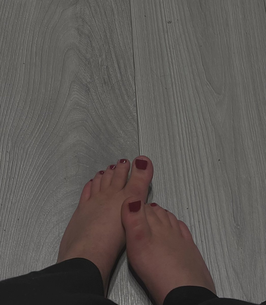 goddesss2008's tweet photo. 😜😜
https://t.co/gIlMO4cFQt
https://t.co/kmAKZ8pzzJ
#feet #feetfetısh #feetworshi̇p #feetfetish #findom #paypig https://t.co/NX3tLMVqWi
