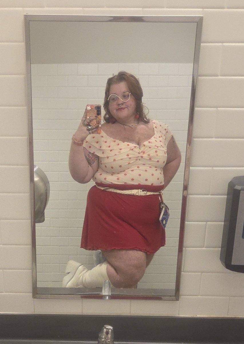 tboysolace's tweet photo. i love dressing in a way that would make the aphrodite cabin proud <3 https://t.co/PfiSHAc3yp