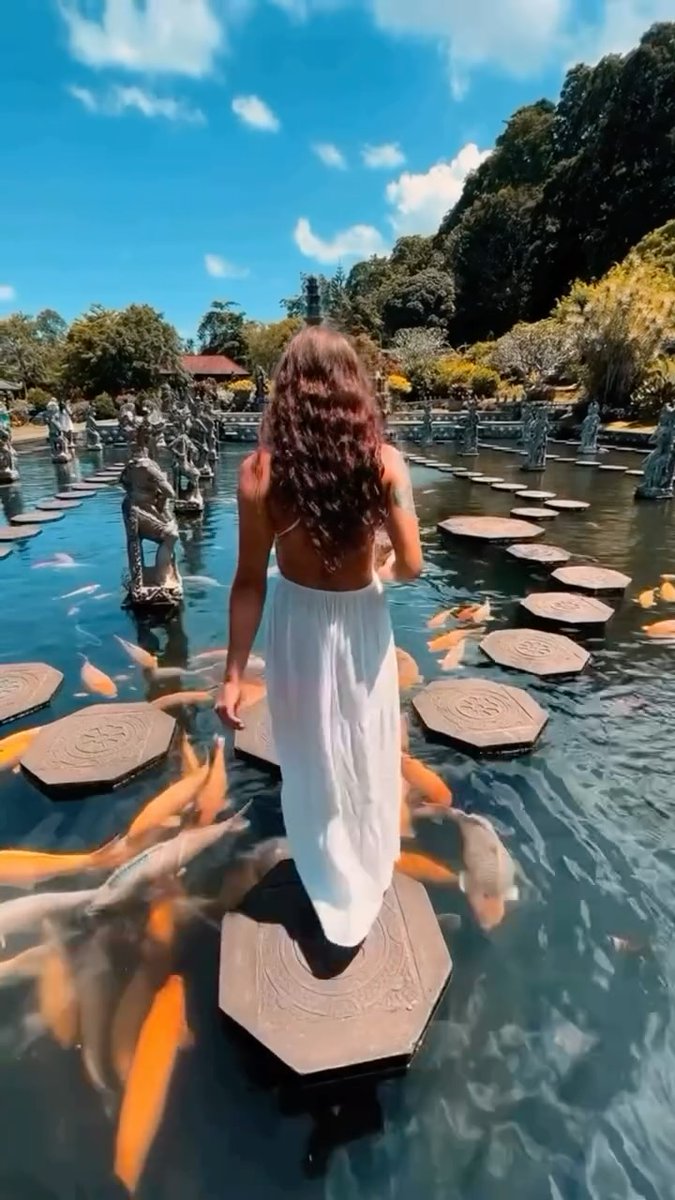 dricasam's tweet photo. Bali, where every day feels like a holiday. Explore Ubud’s rice terraces, Nusa Penida’s cliffs, iconic temples, beach sunsets, cafés and local experiences. Perfect for honeymoons, friends’ trips or a much-needed escape. DM “BALI” for packages. https://t.co/Ehm9rtDULE