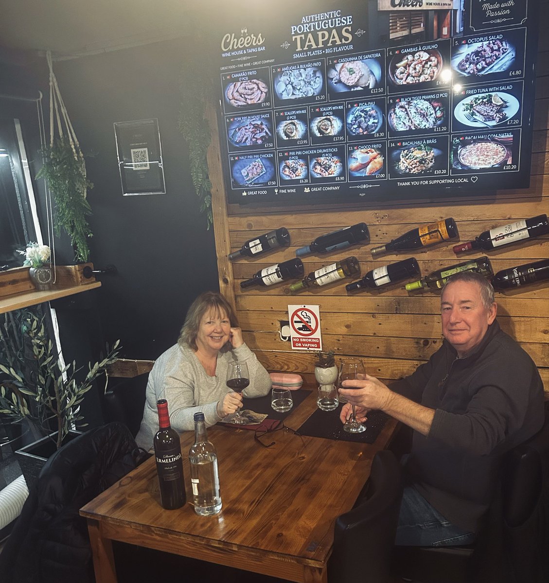 CheersSpalding's tweet photo. ⭐ Loved your visit? We’d really appreciate your feedback!

Leave us a review:
https://t.co/3tKqNNAYz7

📍 Please tag yourself in the photo so you can easily find your visit and share it with your friends. ❤️🍷 https://t.co/25hEYwuCZz