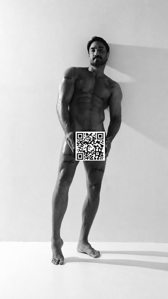iuti's tweet photo. Veja a foto sem censura! Acesse o QR Code! https://t.co/ApkcrgRSD9
