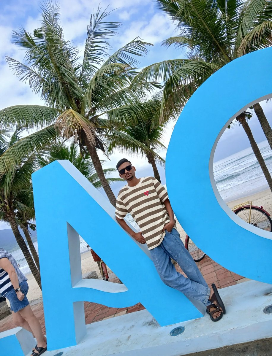 chris_jacksoner's tweet photo. Danang, Vietnam's coastal gem. https://t.co/GxiNY7gyKR