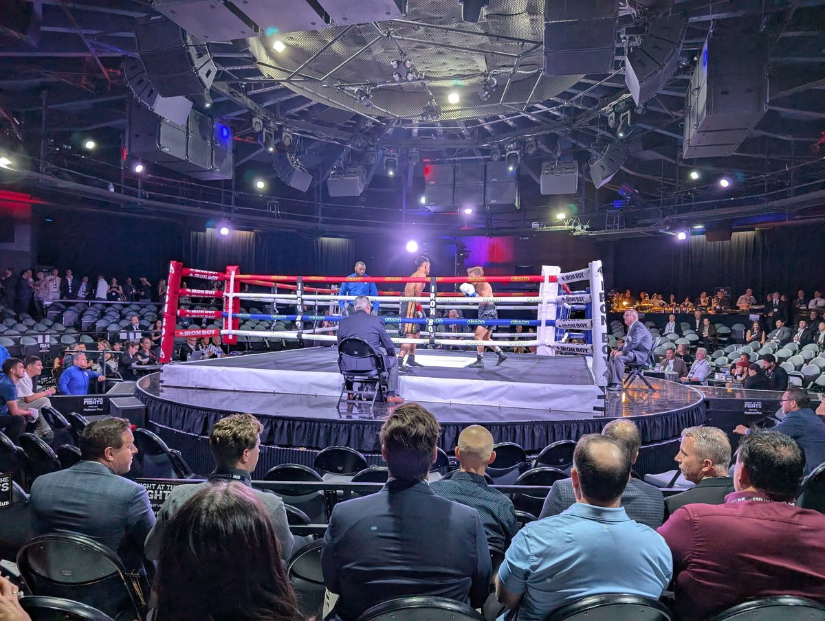 alstonconstruct's tweet photo. The Alston Phoenix team had a great time attending CREDA Arizona’s #NightAtTheFights alongside Skybridge Arizona at the Celebrity Theatre. 🥊 It’s always a highlight to catch up with friends, clients &amp; partners from across Arizona’s commercial real estate community. #ArizonaCRE https://t.co/Gr0XoJ88LV