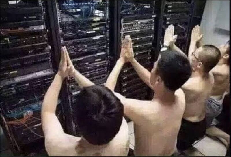 fatlarx's tweet photo. Todos los sectores IT esperando el parche de PHP: https://t.co/6kYq5ACnV1