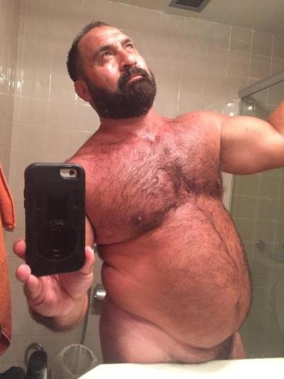 Cockchones2's tweet photo. Este hombre era el oso de mis sueños durante el tiempo de mi adolescencia. Me encantaba me enamoré de el 😂 https://t.co/MtL52L5y7g