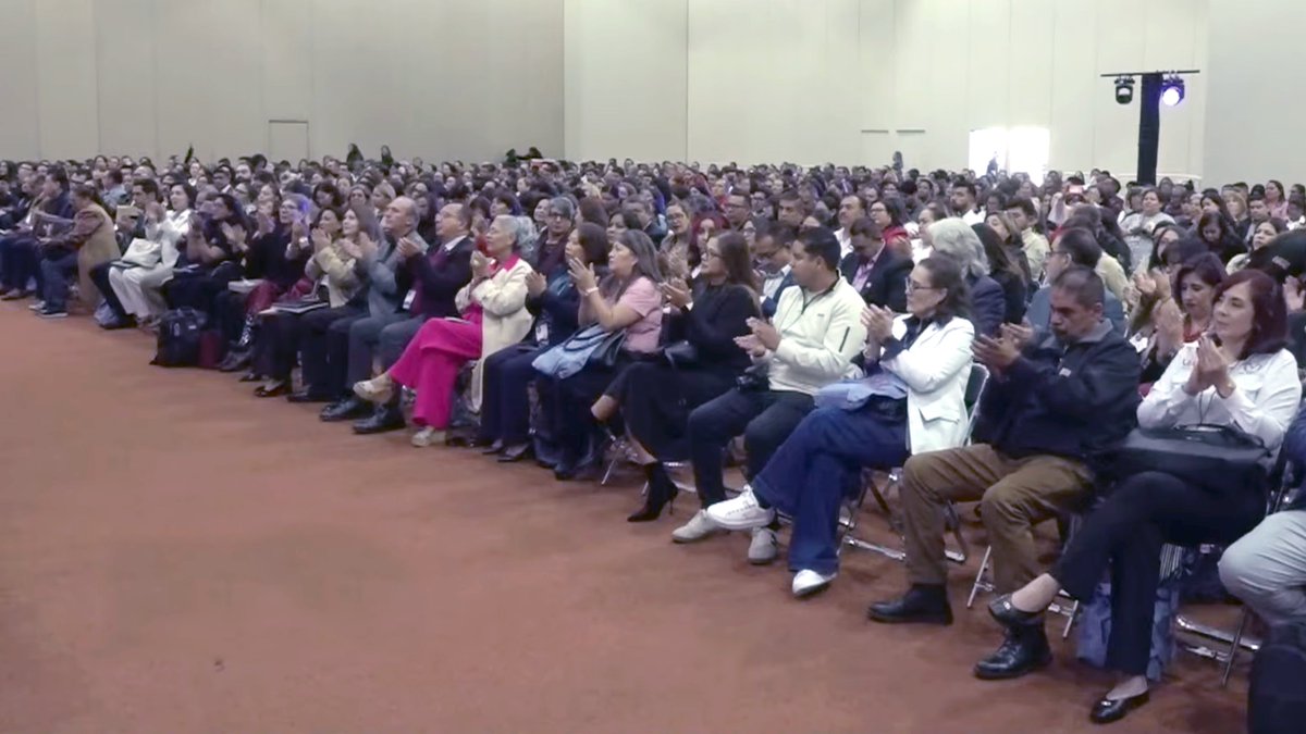 ANUIES's tweet photo. En su oportunidad, el rector Ángel Román Gutiérrez enfatizó que la verdadera transformación educativa no consiste únicamente en la actualización de los programas de estudio, sino en reconocer el valor fundamental de quienes acompañan a las nuevas generaciones. https://t.co/nf1RknNNC9