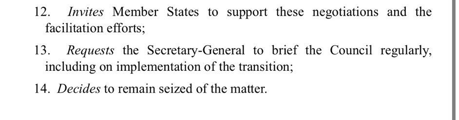 MekoSimo's tweet photo. 🇺🇸🇲🇦🇺🇳- Cette fois-ci, de source authentifiée, je vous partage l’intégralité du Zero Draft, la première mouture du projet de résolution américain sur le Sahara, datée du 22 octobre 2026.

Le texte proposé par Washington est tout simplement RÉVOLUTIONNAIRE, tant il marque une rupture avec les formulations et les équilibres diplomatiques des résolutions précédentes.

Voici les principales dispositions envisagées :

1- L’autonomie sous souveraineté marocaine serait consacrée comme la SEULE solution réalisable au différend (PP6 et §9).
2- Le plan d’autonomie marocain devient L’UNIQUE base des négociations (§6 et §8).
3- La MINURSO serait rebaptisée MINUSO, Mission des Nations unies pour une solution politique au Sahara occidental (§1).
4- Le mandat de maintien de la paix prendrait fin le 30 avril 2027, avant une transformation de la MINURSO en mission politique spéciale du 1er mai au 31 octobre 2027 (§2).
5- Les effectifs en uniforme de la mission seraient réduits d’au moins 50 % d’ici au 31 janvier 2027, avec fermeture ou regroupement de plusieurs implantations (§4).
6- Le HCR serait chargé d’achever, dans un délai de six mois, l’enregistrement des réfugiés des camps de Tindouf, sans ingérence et avec un accès sans entrave (§10).
7- Le Conseil de sécurité se réserverait la possibilité d’envisager des mesures supplémentaires contre les parties qui entraveraient le processus politique ou refuseraient d’y participer de manière constructive (§11).

Je précise à nouveau qu’il s’agit à ce stade d’un Zero Draft, autrement dit d’une version initiale destinée à servir de base aux négociations entre les membres du Conseil de sécurité. Ce texte est donc appelé à évoluer, certaines dispositions pouvant être amendées, atténuées, reformulées, voire supprimées avant le vote.

Il ne constitue, à ce stade, ni une résolution définitive ni une décision adoptée par le Conseil.

Mais une chose est certaine, si Washington parvient à préserver l’essentiel de cette architecture, nous assisterions à un basculement historique du traitement de la question du Sahara par le Conseil de sécurité.