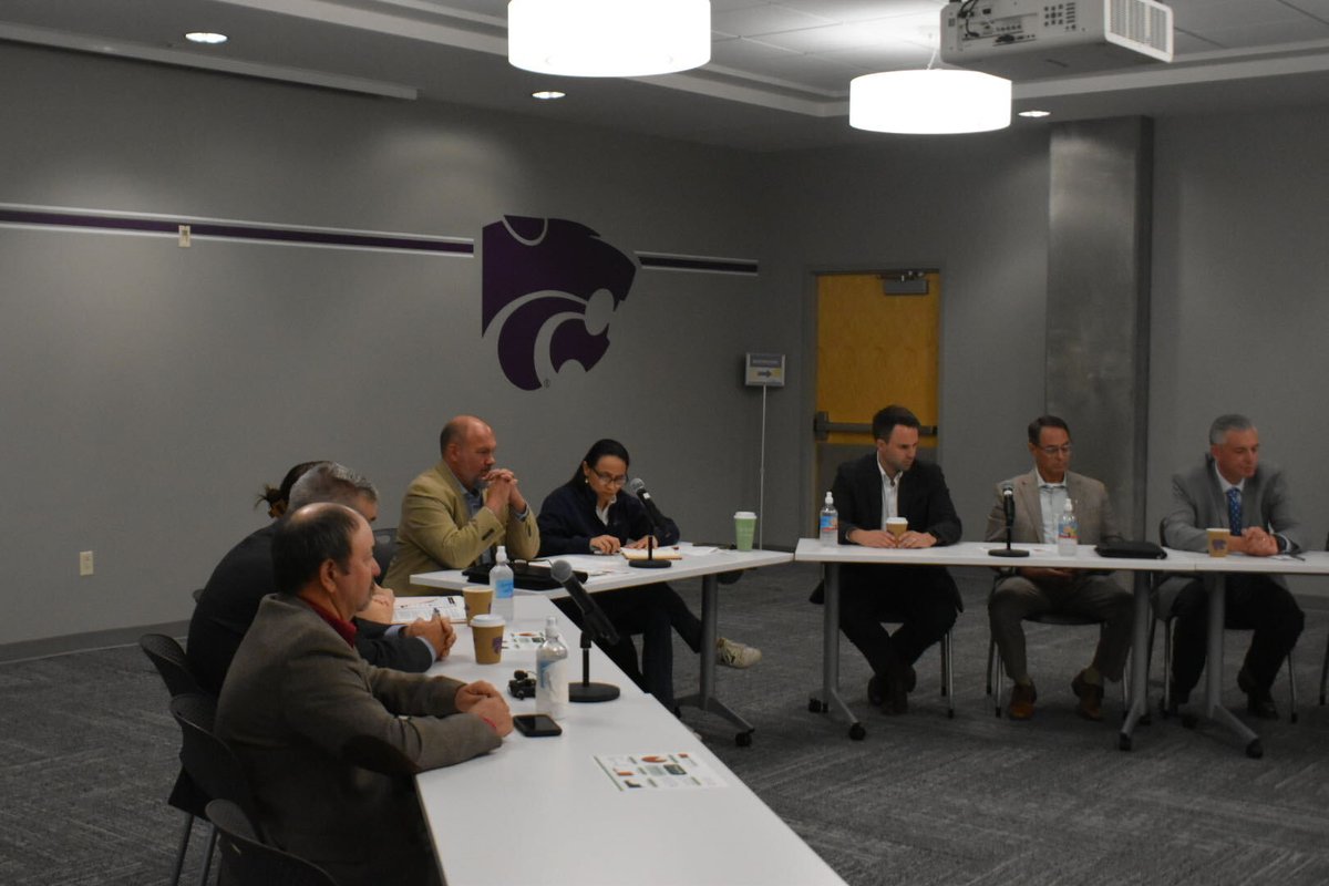RepDavids's tweet photo. KS exports $3B in ag products to Canada &amp; Mexico each year, but the current admin has put those trade relationships in jeopardy. Our farmers pay the price.

I just got to join @KSFarmBureau and @FarmersforTrade to talk about long-term trade stability. https://t.co/kMNMUJwE46
