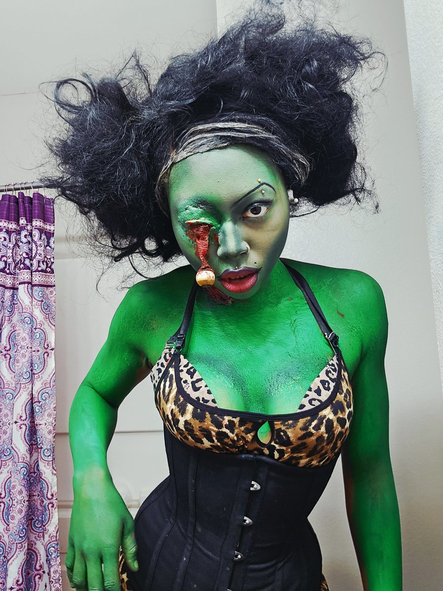 AfroGothic444's tweet photo. Oops it slipped out https://t.co/wQXgcpPiUd