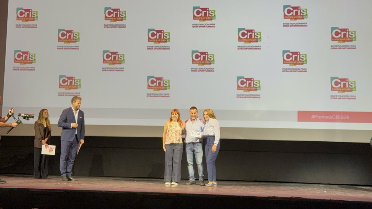 ceipgonzalo's tweet photo. Hoy hemos recibido un premio muy especial, quizás el más especial que hemos recibido nunca, un premio de toda la comunidad educativa de la familia del “Gonzalo”, así que aquí tenéis vuestro premios #PremiosCRIS26  @criscancer https://t.co/91xBOzGQGw