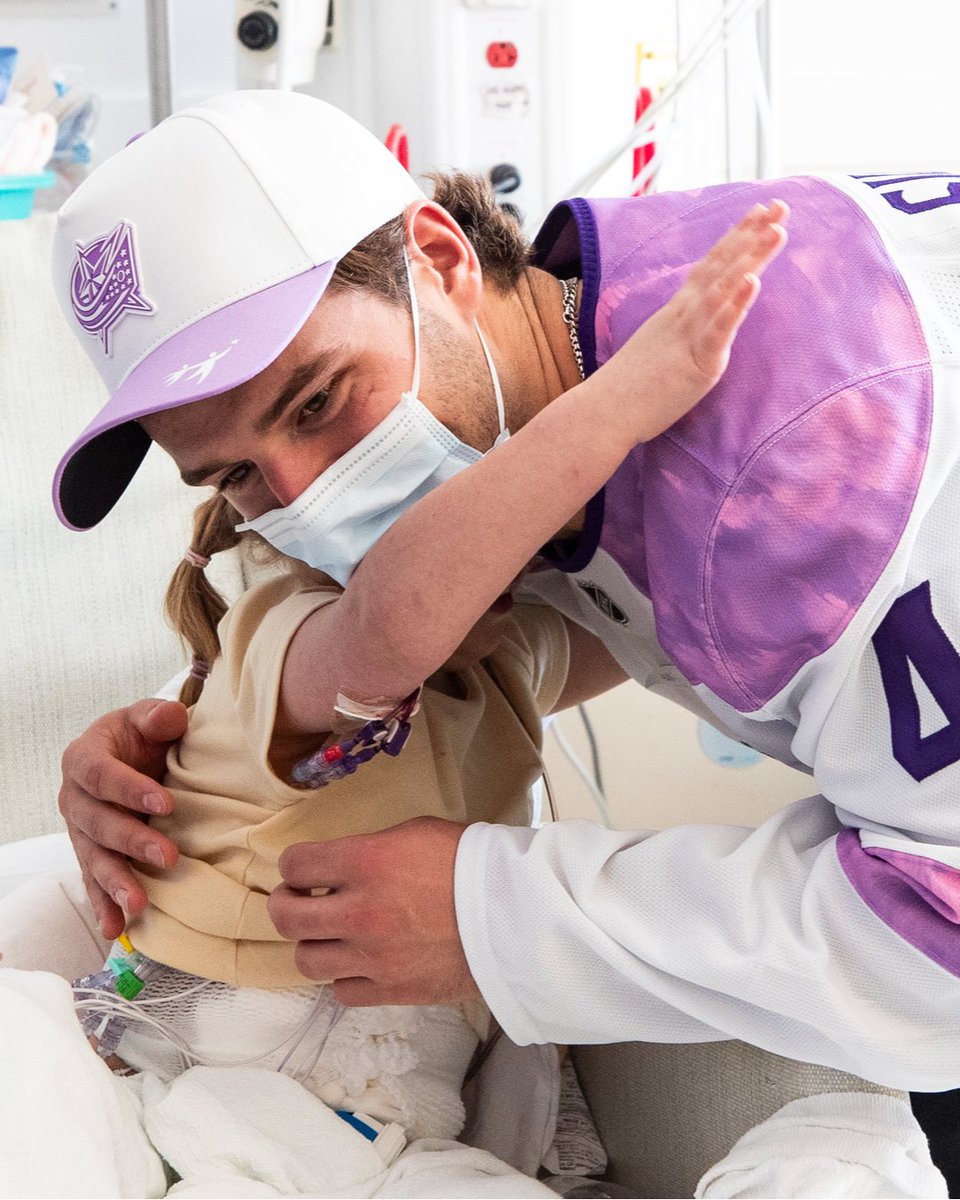 BlueJacketsNHL's tweet photo. Our annual visit to @nationwidekids is always one of the most special days of the year 💜

The players spent the afternoon playing games, sharing laughs, and handing out courage kits to some of the bravest kids in Columbus. https://t.co/ohrOL7xFNZ