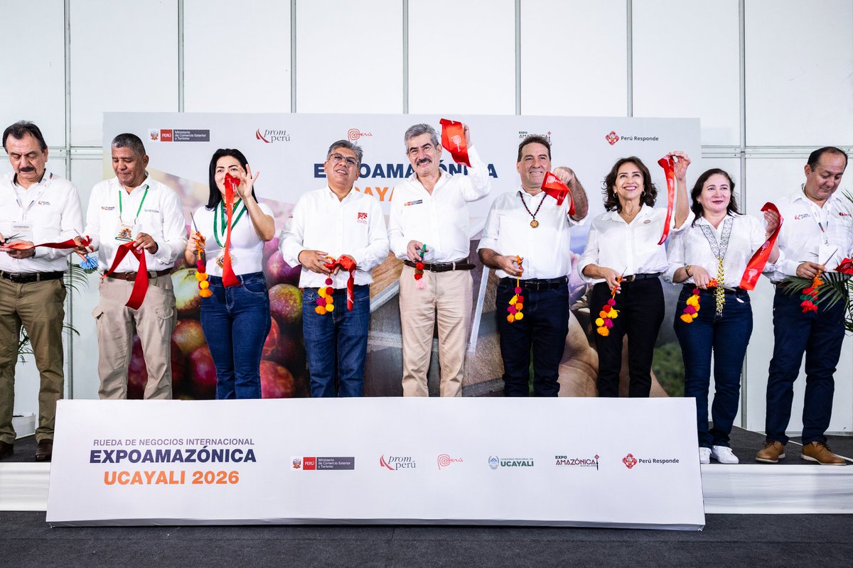Promperu's tweet photo. La inauguración fue liderada por el ministro de Comercio Exterior y Turismo, Rogers Valencia; la presidenta ejecutiva de PROMPERÚ, Teresa Mera; y el gobernador regional de Ucayali, Manuel Gambini, junto con otras autoridades amazónicas.

#ExpoAmazónicaUcayali2026 #Exportaciones https://t.co/5u8WOSTSPe