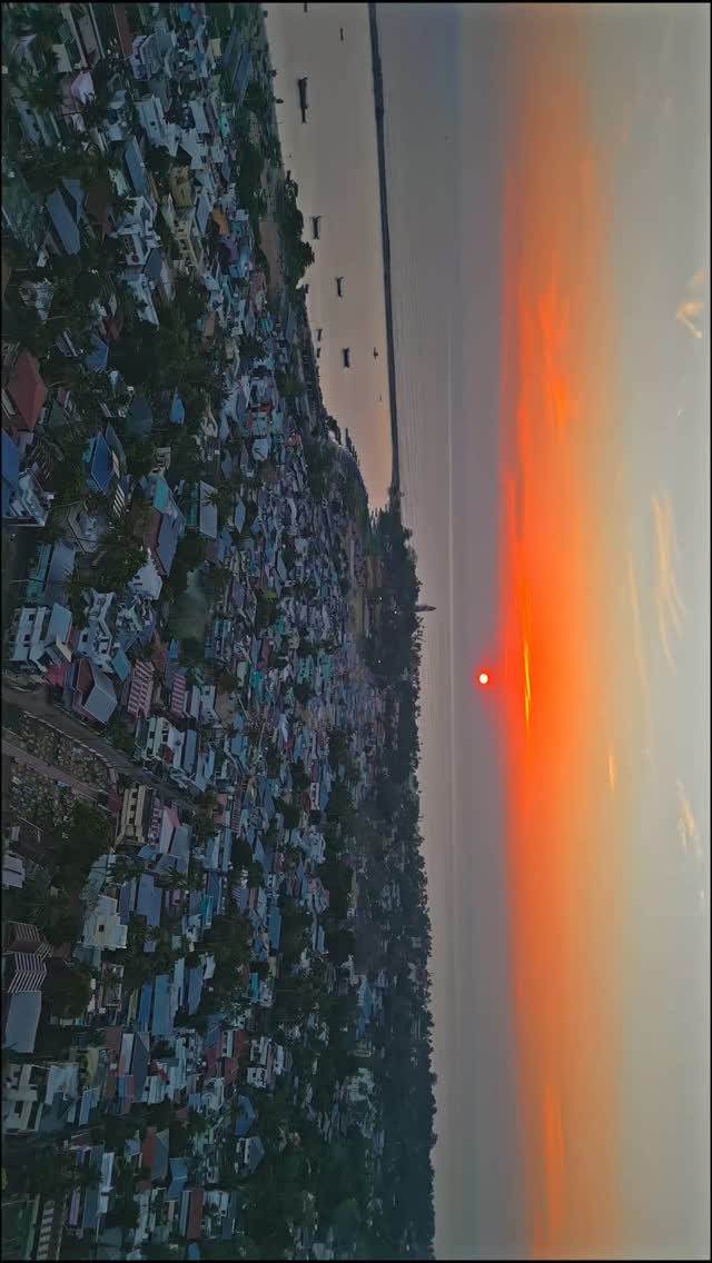 roxanaarcosher1's tweet photo. Someday I’ll find my way home. Kollam, Kerala https://t.co/XsrtkxDLh6