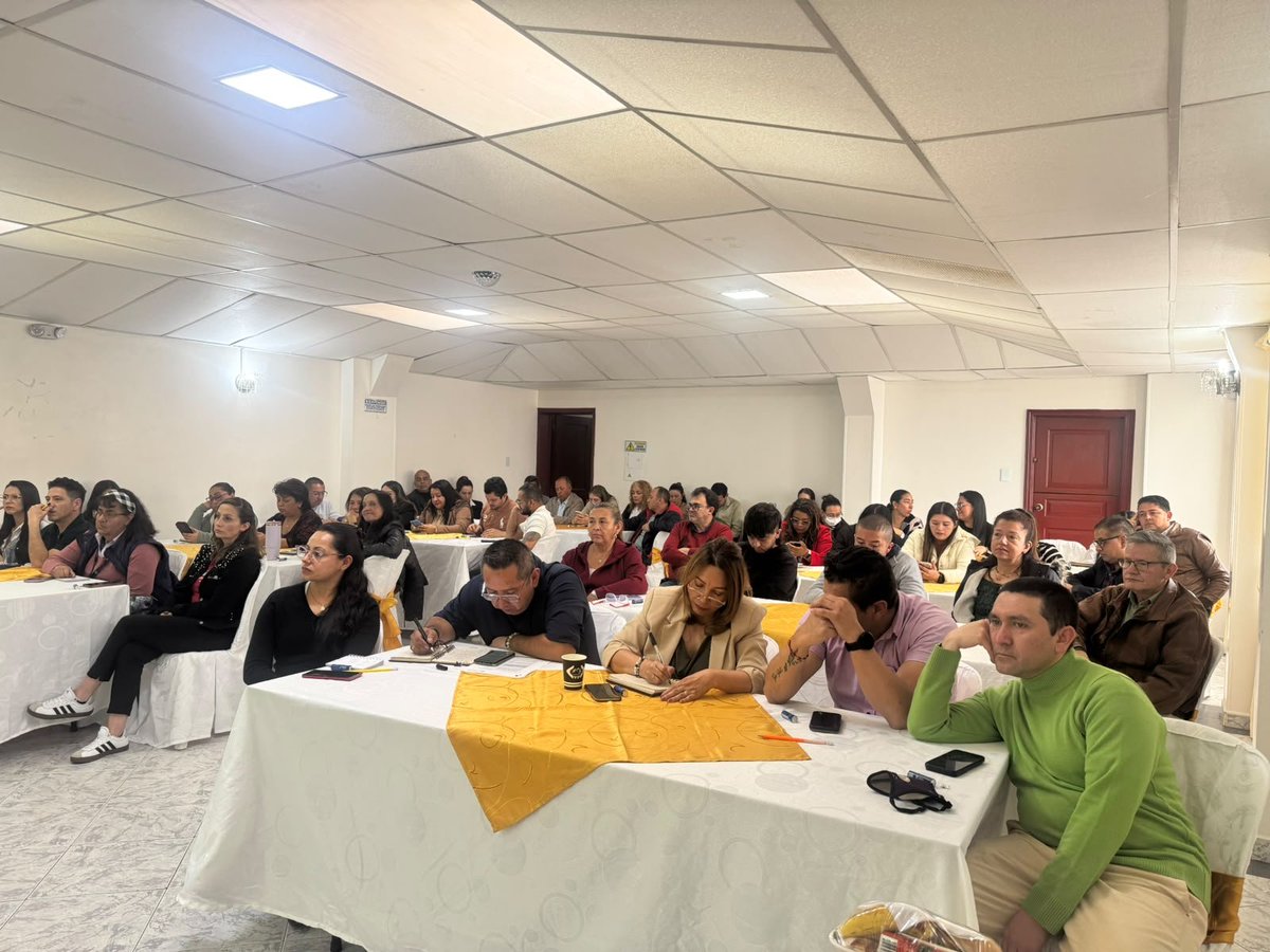 csc_corsocun's tweet photo. 💙 Una gestión transparente se construye con conocimiento y compromiso.
Por eso, en la CSC compartimos herramientas esenciales de control interno con nuestros funcionarios públicos y contratistas, sobre la base de una cultura de mejora continua. 📊
#SomosCSC @ControlIntCund https://t.co/26JwJSTa0Z
