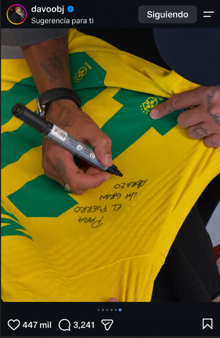 MMNFtildie's tweet photo. ASJSJAJ NEYMAR JR (!!!!) le firmó "para el puerro" a DAVO XENEIZE!!!  

Realmente vivimos en una simulación. https://t.co/sOlQSwFqeS