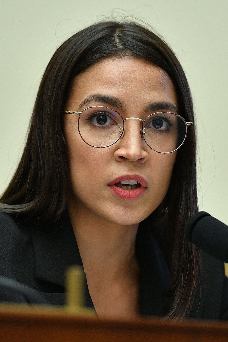 Americasigna's tweet photo. Do you think AOC has what it takes to become the first female US president?

👍 Yes
👎 No https://t.co/P54nDU5yvr