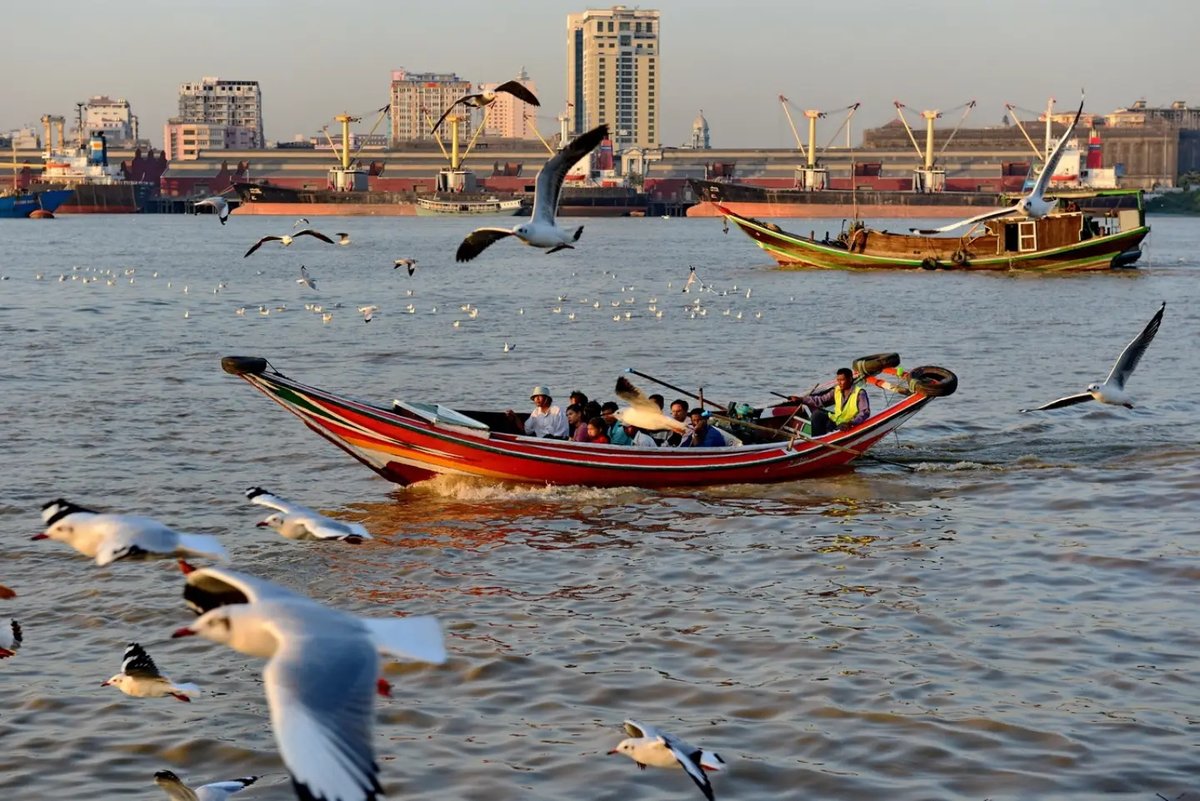 kingcontrol's tweet photo. River taxis connect Dala Township and Yangon, offering a unique view of life along the river. https://t.co/iBFflTDm0o