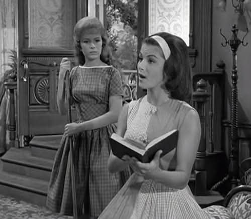 lippyent's tweet photo. Can you name this TV Series 📺 from just this shot? Hmm 🤔 ?¿ https://t.co/1UctKybXGY