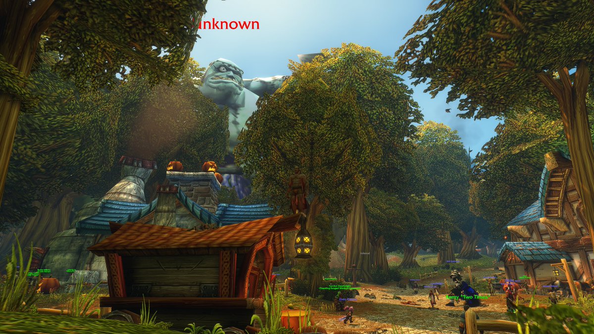 TakoWahki's tweet photo. wtf is happening in Goldshire :oo #WoWForever https://t.co/YrTHwNv9YO