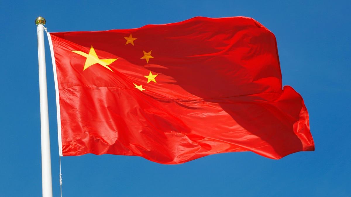 bysevven's tweet photo. China seeks to confiscate 61,800 $BTC linked to $5.7B fraud

– Chinese prosecutors have filed a request to confiscate over 61,800 Bitcoin tied to a massive fraud scheme worth over 40 billion yuan (~$5.7 billion).
– The scheme operated from 2014 to 2017 through Tianjin Lantian Gree Electronic Technology, which sold unlicensed wealth management products.
– According to the investigation, more than 102,000 investors lost nearly 20 billion yuan.
– The assets, including Bitcoin, were seized by British authorities after Qian Zhimin fled China and settled in the UK.