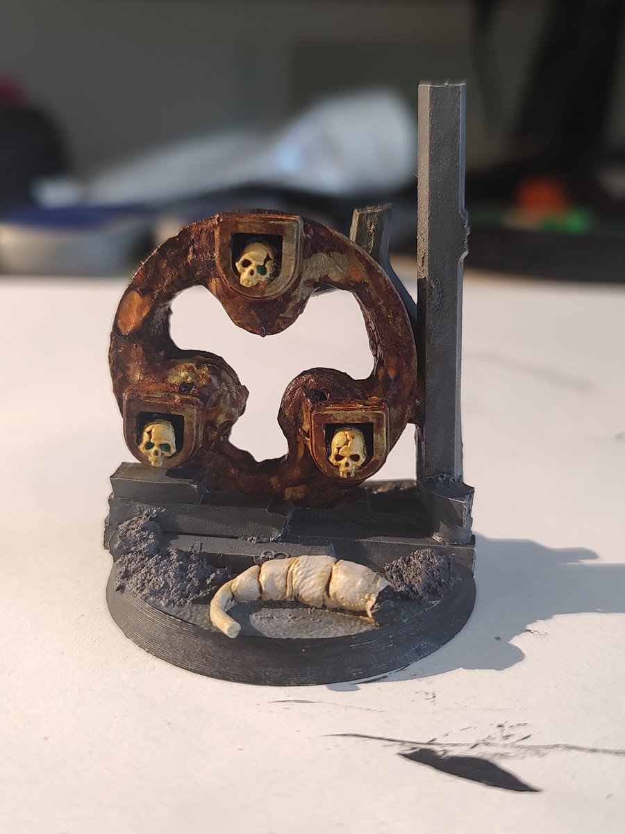 thungoid's tweet photo. Poxwalker proxy and Nurgling proxy. Worm friend is supposed to be like a menial mutated from living on the planet occupied by "my guys tm".
The altar is a locus for other swamp monster nurgling proxies.
#warhammer40kㅤ #warhammercommunity
#nurgle #deathguard https://t.co/lXcMheYR5A