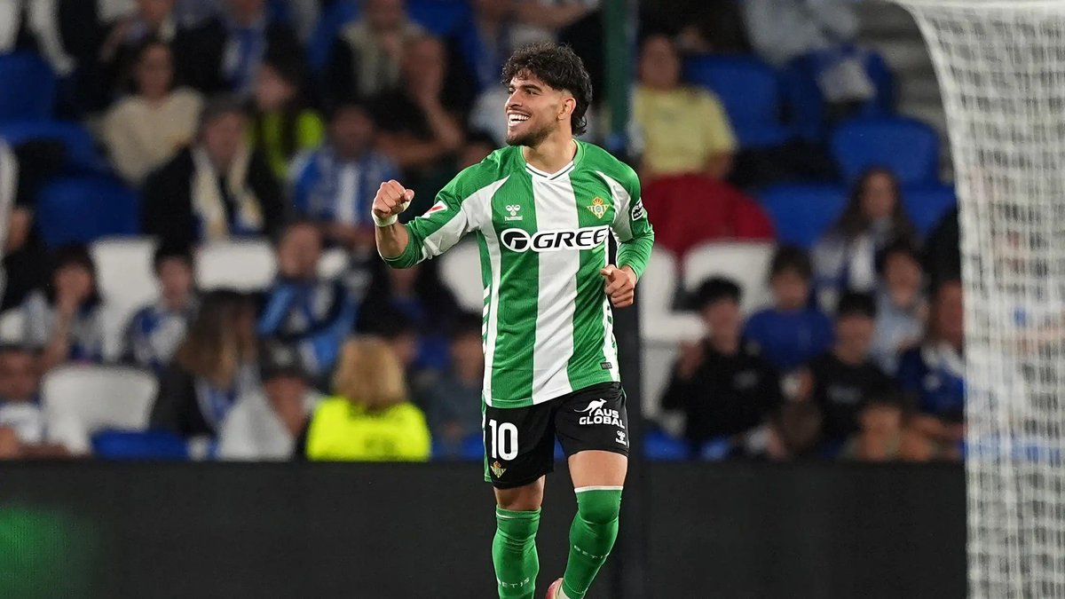 Ekremkonur's tweet photo. 🚨 #RealBetis Barcelona and Paris Saint-Germain remain interested in Real Betis winger Abdessamad Ezzalzouli, better known as Ez Abde.

👀 Interest → Both clubs have been monitoring the Moroccan winger for a considerable period.

💰  → His deal reportedly includes a release clause worth around €60 million.