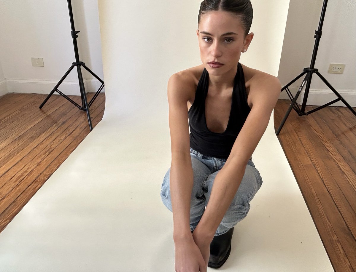abraldesdata's tweet photo. Fitting con Lola para #aynotdead ❤️‍🔥

📸— Lola Abraldes vía Instagram Post de @/aynotdead 1/2 https://t.co/PXgJWMEN5R