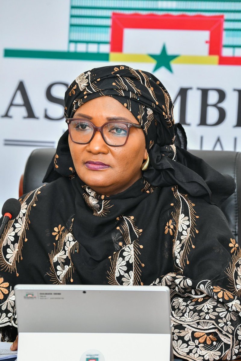 assembleesn tweet picture
