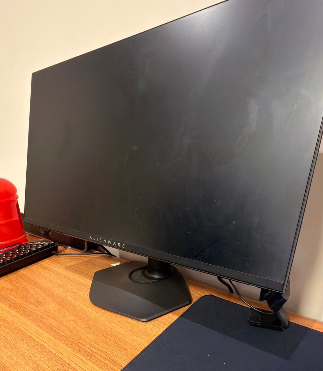 zock9cs's tweet photo. Salve guys, to vendendo esse Alienware 360hz 0,5ms - AW2523HF 
 Por R$1900 + frete

rtzin pra ajudar o bro❤️ https://t.co/TOy5oaL5xd