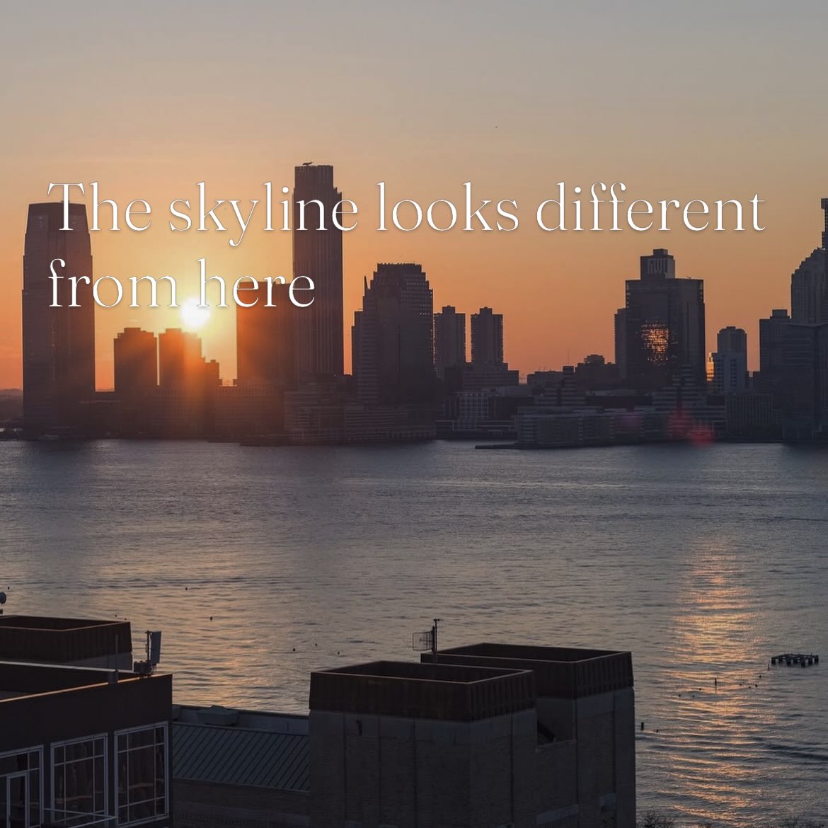 Grajeda2013Jose's tweet photo. Mornings start with skyline views before the city gets loud, then something strong at @hugobarsnyc. Upstairs, quiet rooms with real character in SoHo’s cast-iron bones. Not the New York everyone photographs—the one you want to stay in. https://t.co/ALD1464Yr5