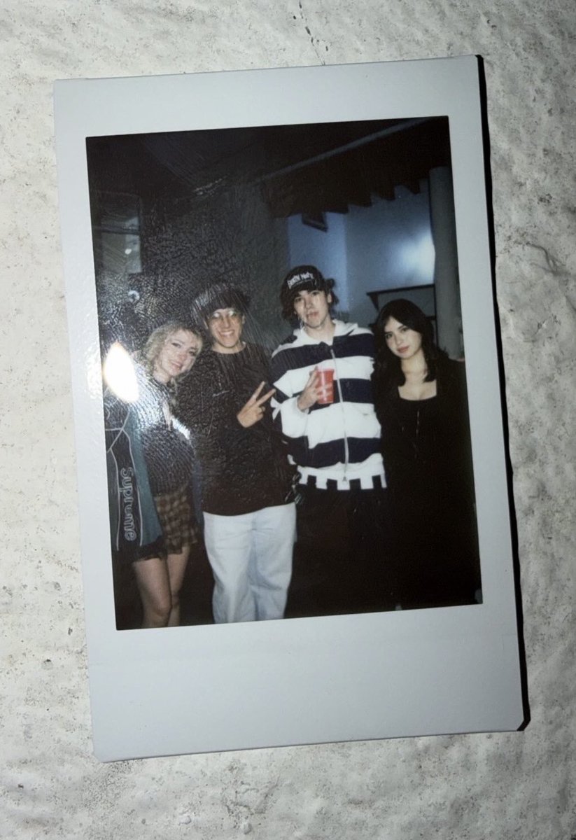 Soaringchuu's tweet photo. Lindos días pasé con los chicos, agradecido de que me hayan invitado a formar parte de ellos unos días 🫡 todos son increíbles, hasta me sentí mal cuando se empezaron a ir todos y yo nomás estuve 3 días con ellos xd, ojalá verlos pronto de nuevo c: https://t.co/tQZUobREvE