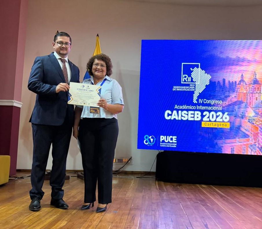 ces_ec's tweet photo. #EventosCES | Ángela Calderón, consejera académica y presidenta de la Comisión Permanente de Institutos y Conservatorios Superiores del CES, participa en el IV Congreso Académico Internacional de Salud, Educación y Bienestar (#CAISEB2026), que se desarrolla el 22 y 23 de octubre en Cartagena, #Colombia.

➡️ Este encuentro académico, organizado por la Red Iberoamericana de Investigación y el Instituto Superior Tecnológico Japón, tiene como propósito fomentar el intercambio de conocimientos y experiencias entre investigadores, docentes y expertos de distintos ámbitos.

➡️ En este espacio, Ángela Calderón presentó la ponencia titulada: "Transformación de la Educación Superior Técnica y Tecnológica mediante inteligencia artificial: una revisión de tendencias y desafíos emergentes".

➡️ Su exposición analizó las oportunidades que ofrece la inteligencia artificial para innovar en los procesos de enseñanza-aprendizaje, fortalecer la calidad de la formación profesional y responder a las nuevas demandas del entorno laboral y social.