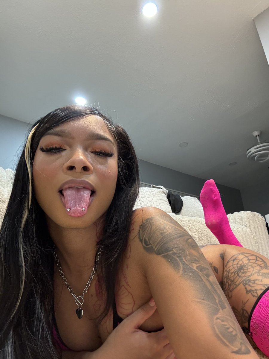 THATSAJ216's tweet photo. I’m so fckin sexy https://t.co/KQ3PWEp3pk