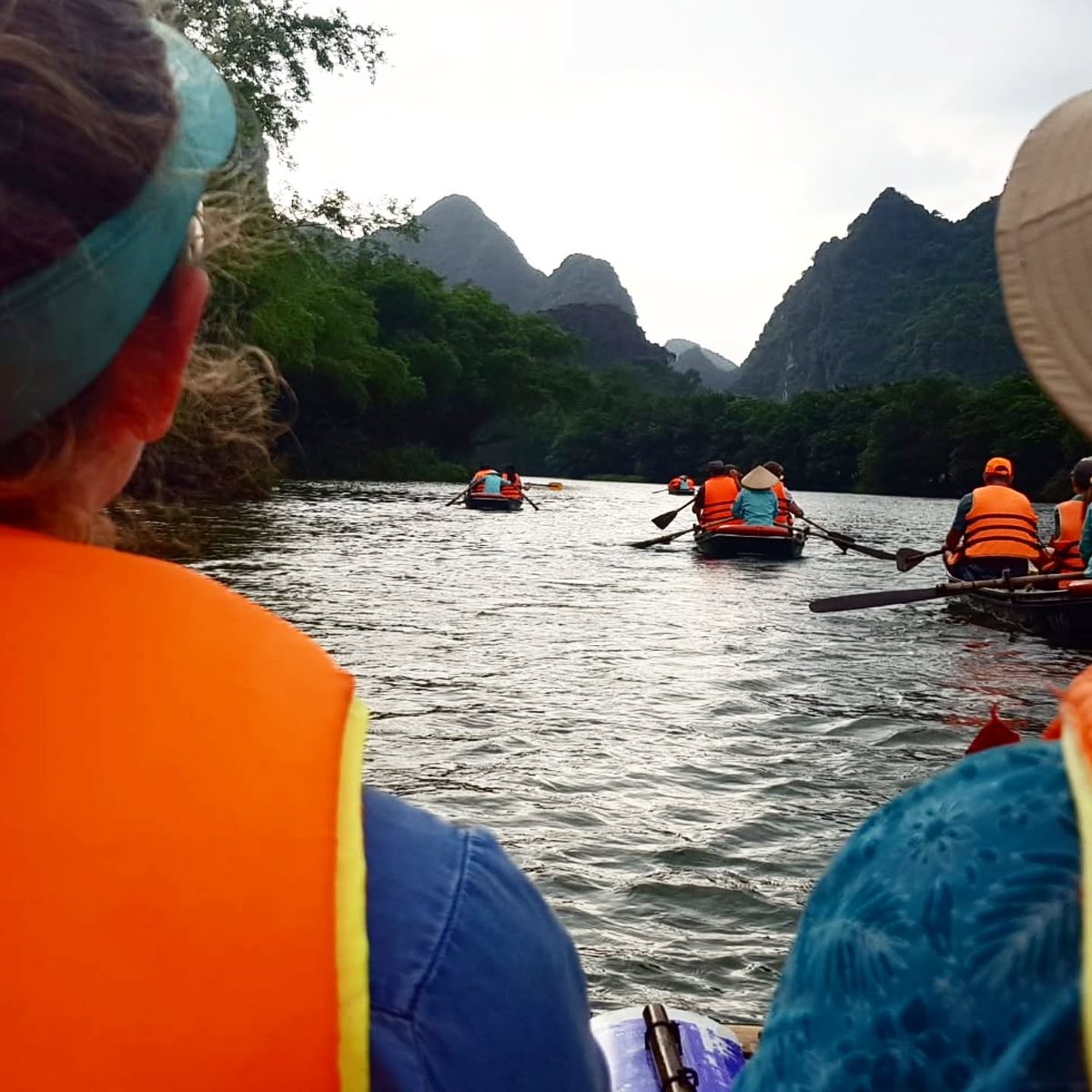 Katica1219's tweet photo. Rowing through Tam Coc is touristy, and that’s okay. The limestone karsts, quiet dip of oars, and boats gliding past are famous for a reason. You don’t need a hidden gem to have a moment that stops you. Take the photo. It’s still yours. https://t.co/XUDQ7jQuUB