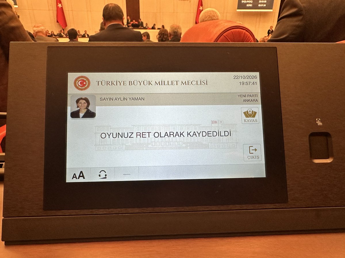 aylinyaman_ tweet picture