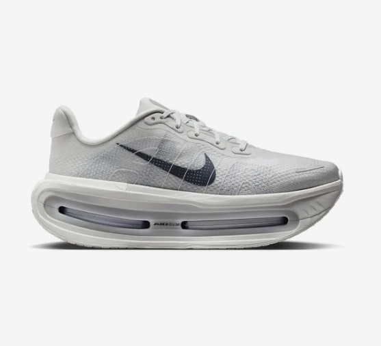 Heskicks tweet picture