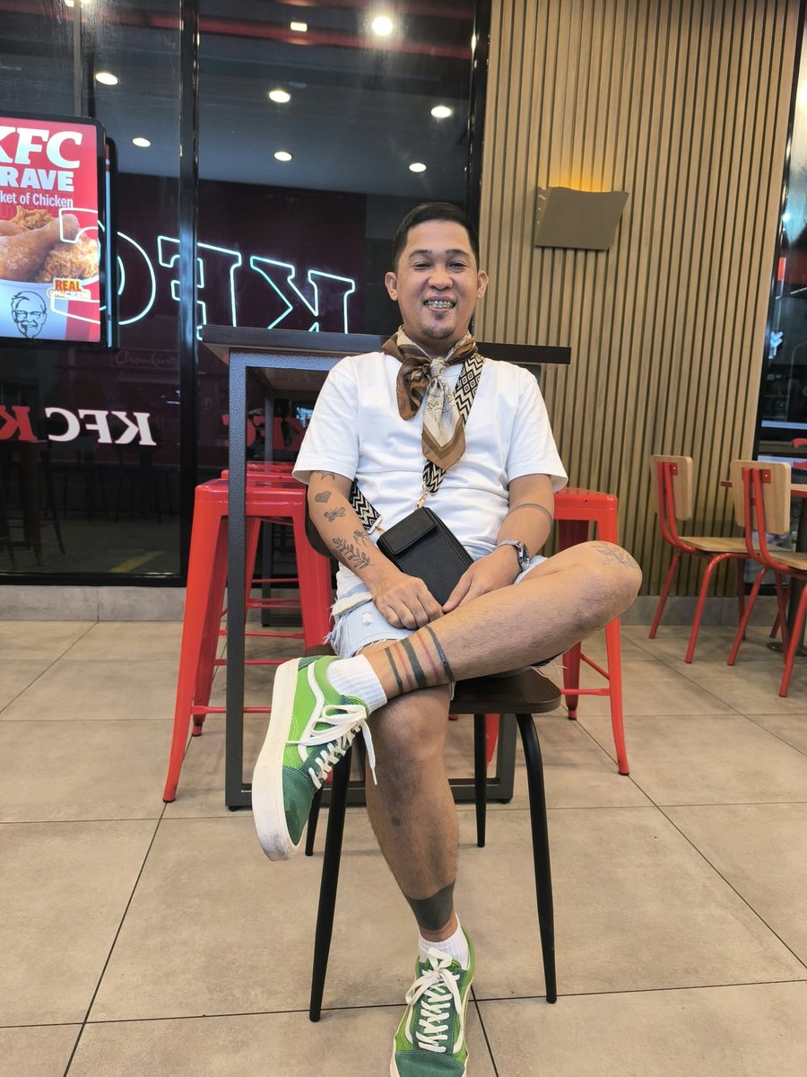 xtophier092190's tweet photo. Done emiringhoy 🤣 Kain tayo. 🤣
#alterbacolod #funbacolod #alternegros https://t.co/5tew6Dfwrc