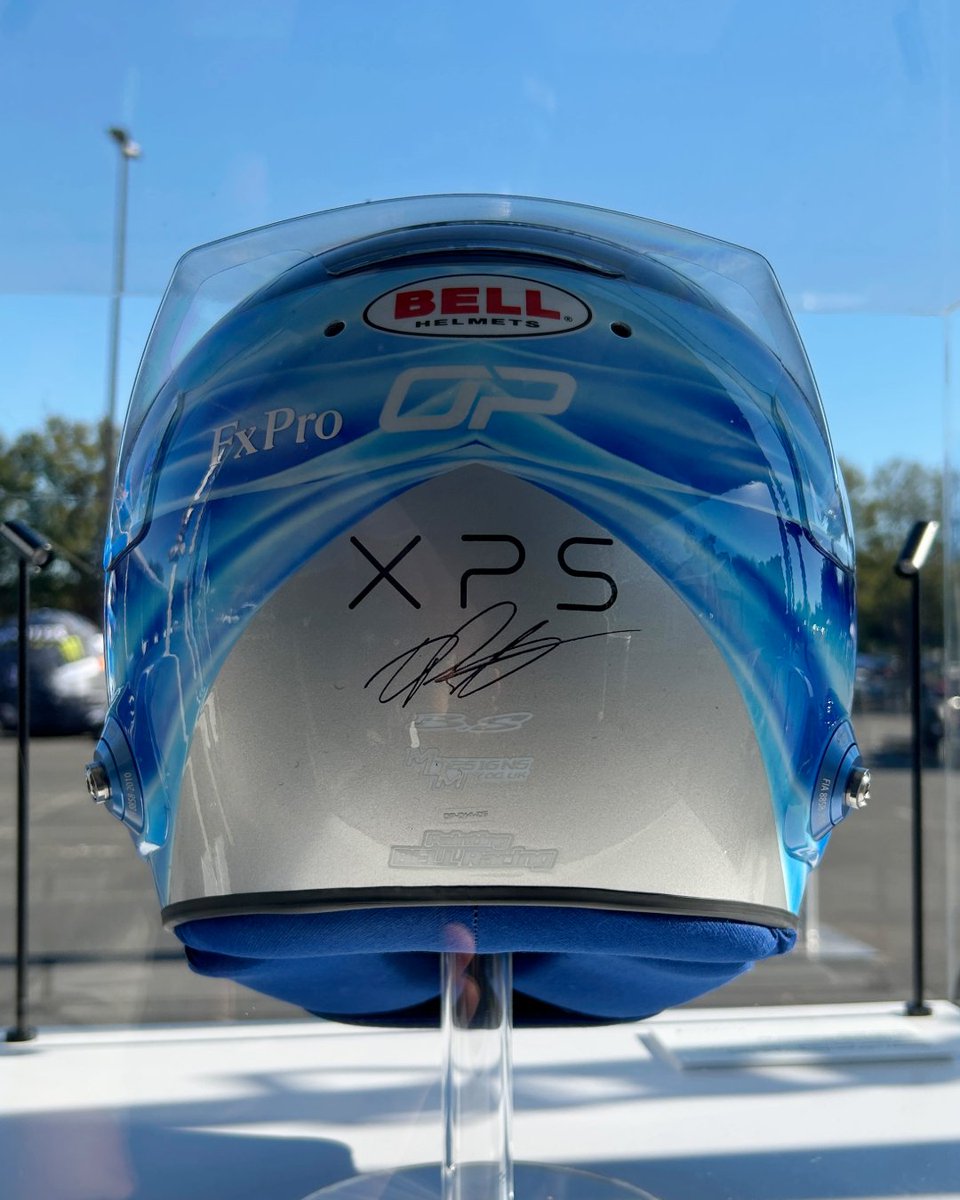 Dell's tweet photo. Technology. Teamwork. Performance.​

​Great spending time with @McLarenF1, in Austin and giving Dell team members a closer look at the innovation, engineering, and collaboration that help drive performance at every level. 🏁