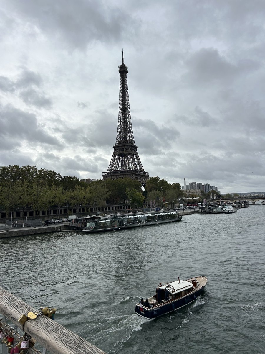 _NoahHiles's tweet photo. (🧵) FWIW, I’ve been to about 12 different areas throughout the city of Paris over the past three days. Not once have I felt unsafe. Not once has there been any sign of danger — or at least a thing different than what you’d see on an average day in a massive city. https://t.co/XQrr29uB4y