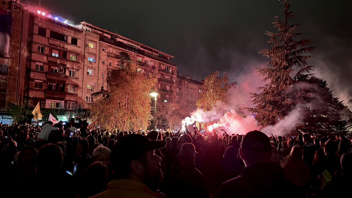 slobjektivno's tweet photo. Sijamo. https://t.co/sY6b8Bbg6a