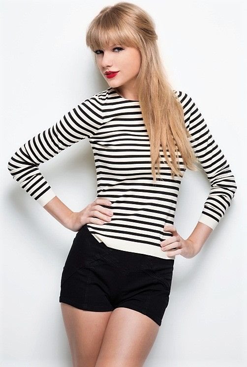 Somakethefriend's tweet photo. Most of you are younger and don’t know what it was for millennials to live the RED era. We were as cool as our Tumblr, Zooey Deschanel and vintage dresses were trending and we wanted Taylor’s bangs and hipster striped T-shirts because she looked like the coolest college student. https://t.co/WYe1f80Wkm